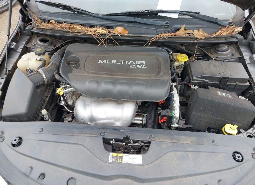 Photo 10 of 2015 Chrysler 200 LIMITED (VIN 1C3CCCAB7FN627025)