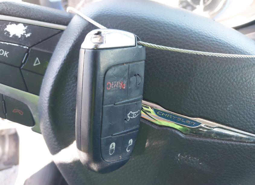 Photo 11 of 2015 Chrysler 200 LIMITED (VIN 1C3CCCAB7FN633049)