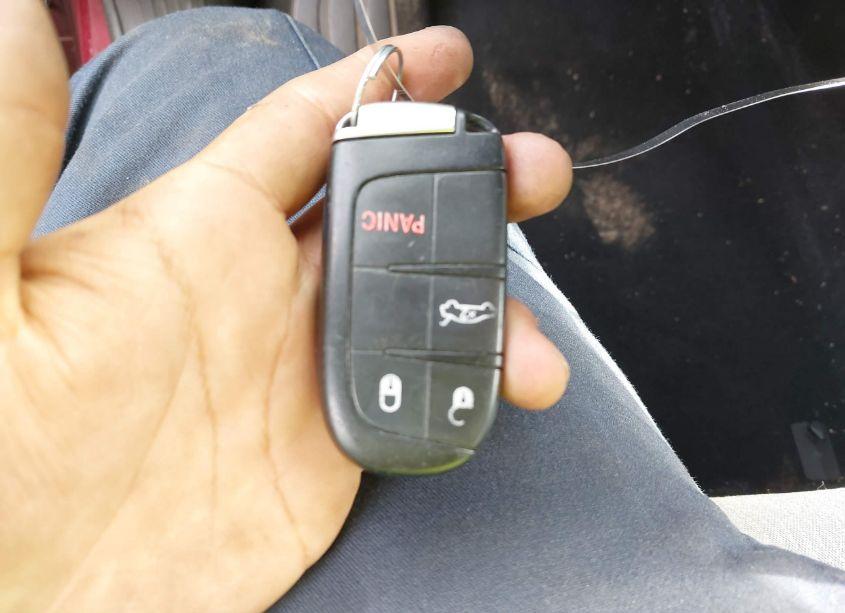 Photo 10 of 2015 Chrysler 200 LIMITED (VIN 1C3CCCAB7FN633391)