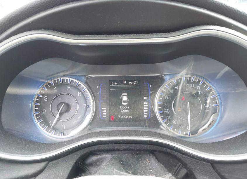 Photo 6 of 2015 Chrysler 200 LIMITED (VIN 1C3CCCAB7FN633391)