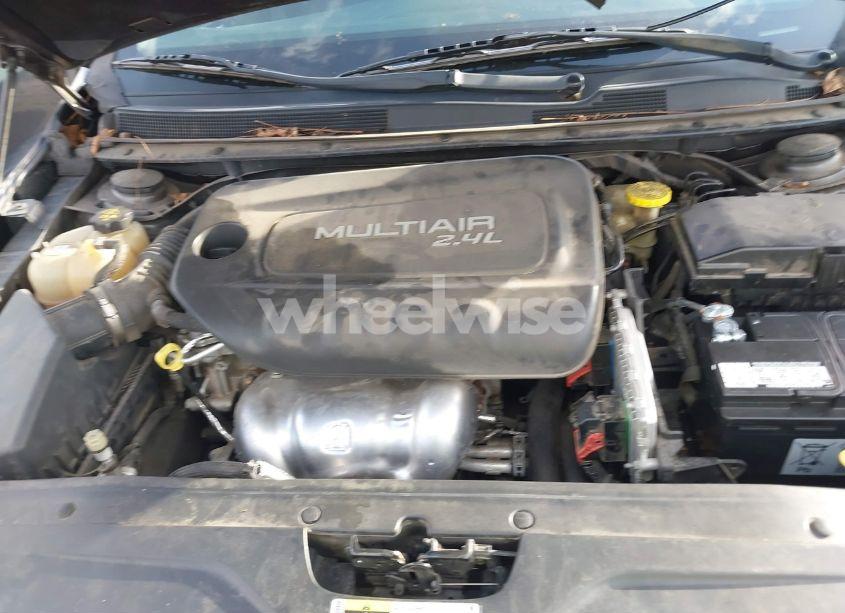 Photo 10 of 2015 Chrysler 200 LIMITED (VIN 1C3CCCAB7FN644679)