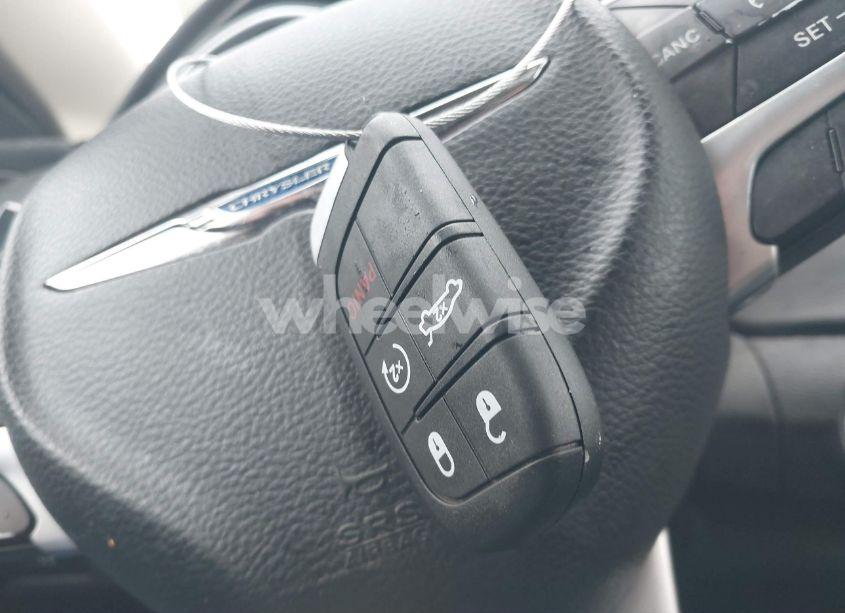 Photo 11 of 2015 Chrysler 200 LIMITED (VIN 1C3CCCAB7FN644679)