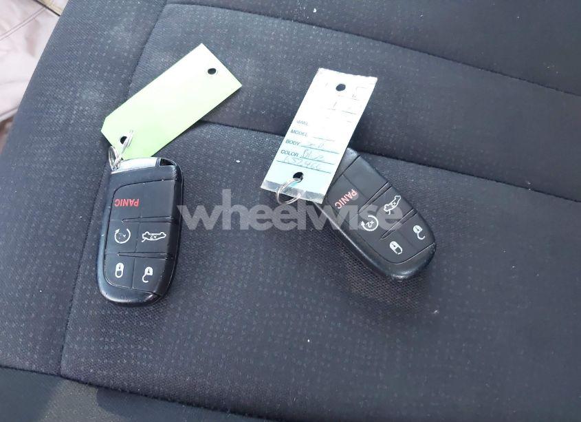 Photo 11 of 2015 Chrysler 200 LIMITED (VIN 1C3CCCAB7FN652460)