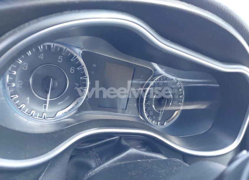 Photo 7 of 2015 Chrysler 200 LIMITED (VIN 1C3CCCAB7FN652460)