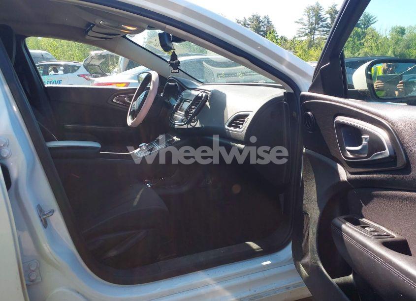 Photo 5 of 2015 Chrysler 200 LIMITED (VIN 1C3CCCAB7FN657092)