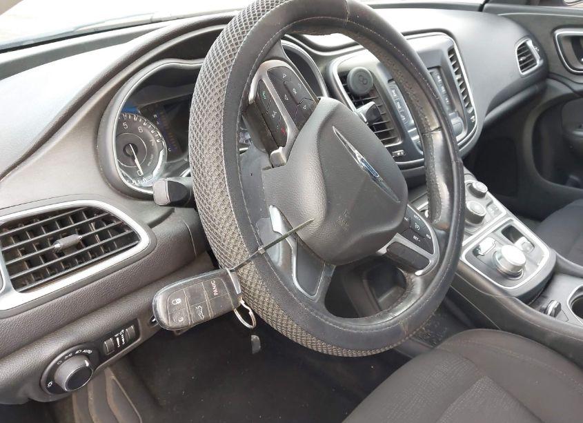 Photo 11 of 2015 Chrysler 200 LIMITED (VIN 1C3CCCAB7FN659067)