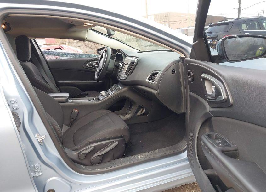 Photo 5 of 2015 Chrysler 200 LIMITED (VIN 1C3CCCAB7FN659067)