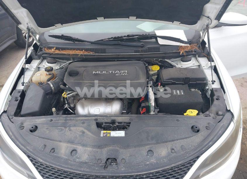 Photo 10 of 2015 Chrysler 200 LIMITED (VIN 1C3CCCAB7FN659571)