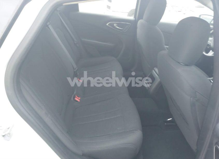 Photo 8 of 2015 Chrysler 200 LIMITED (VIN 1C3CCCAB7FN659571)