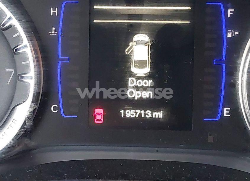 Photo 15 of 2015 Chrysler 200 LIMITED (VIN 1C3CCCAB7FN669999)