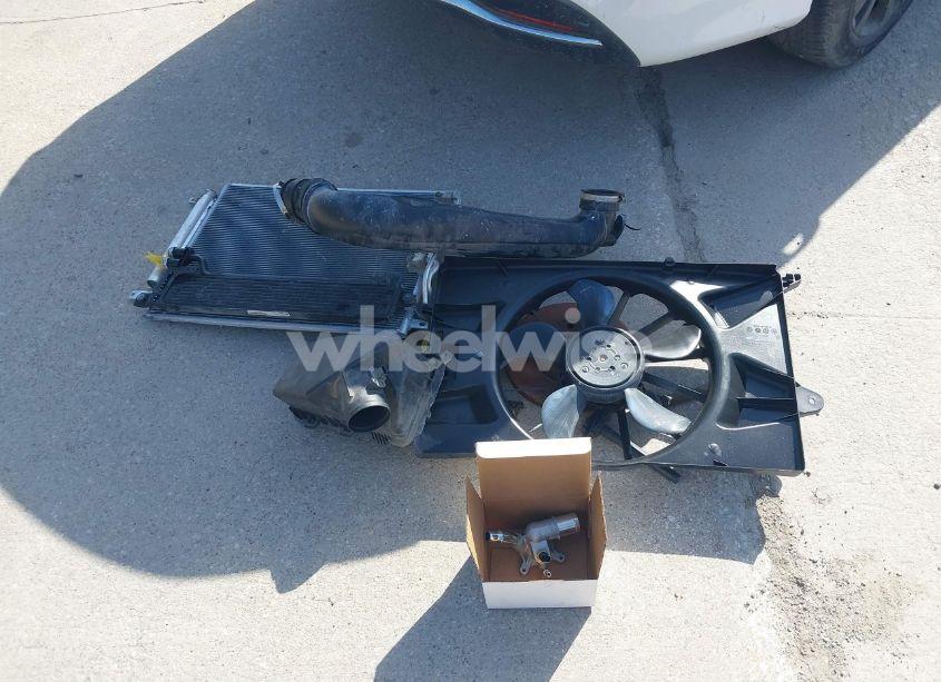 Photo 12 of 2015 Chrysler 200 LIMITED (VIN 1C3CCCAB7FN675172)