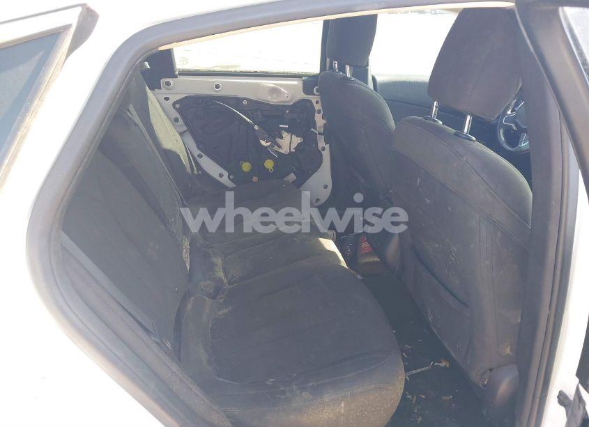 Photo 8 of 2015 Chrysler 200 LIMITED (VIN 1C3CCCAB7FN675172)