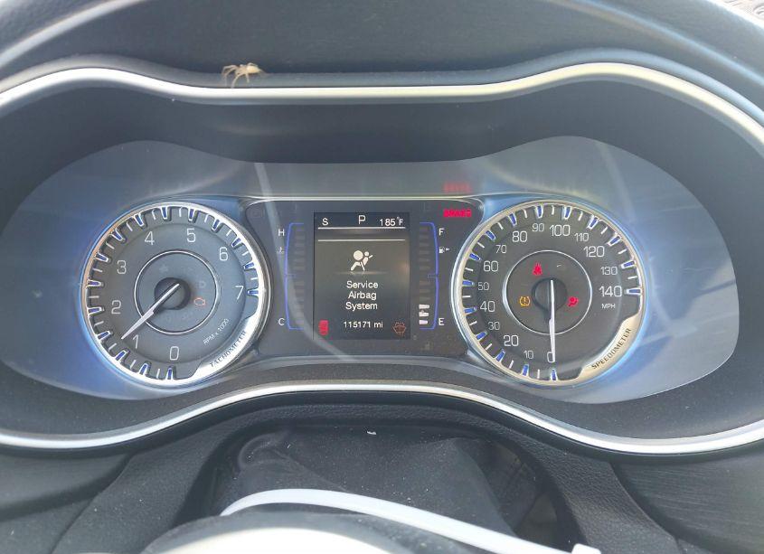 Photo 7 of 2015 Chrysler 200 LIMITED (VIN 1C3CCCAB7FN715833)