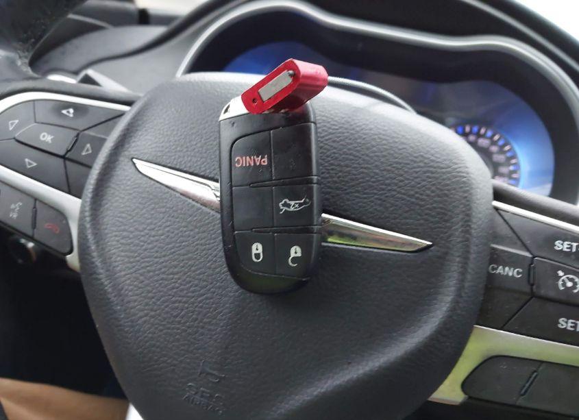 Photo 11 of 2015 Chrysler 200 LIMITED (VIN 1C3CCCAB7FN724497)