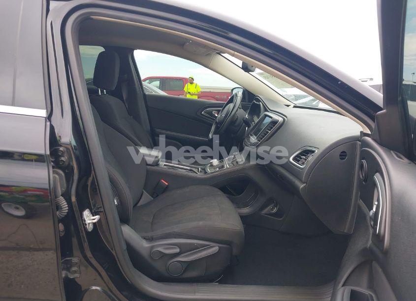 Photo 5 of 2015 Chrysler 200 LIMITED (VIN 1C3CCCAB7FN738285)