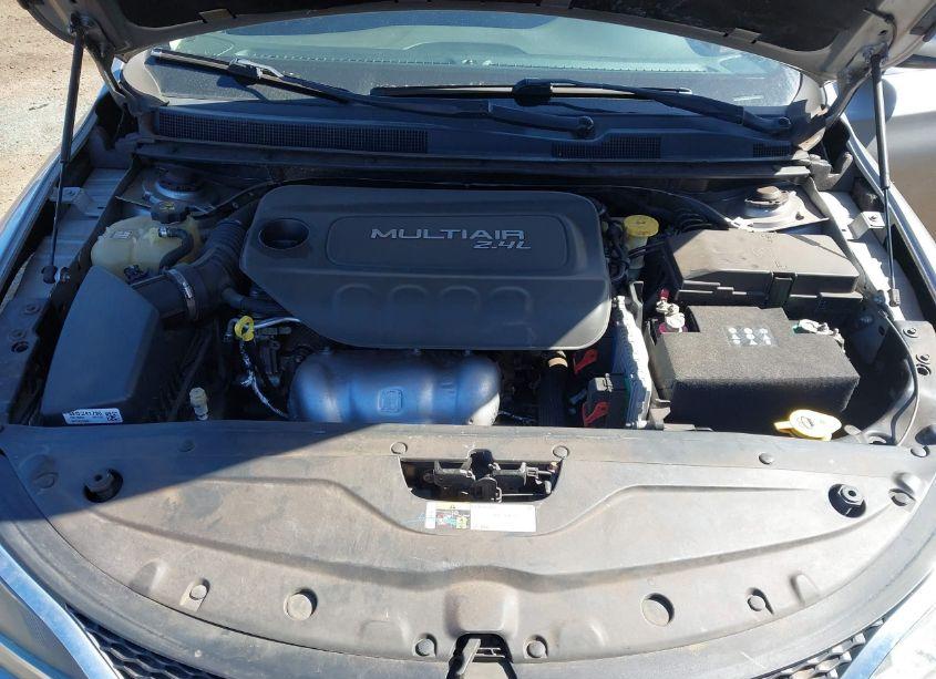 Photo 10 of 2015 Chrysler 200 LIMITED (VIN 1C3CCCAB7FN748833)