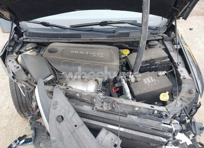 Photo 10 of 2015 Chrysler 200 LIMITED (VIN 1C3CCCAB7FN758391)