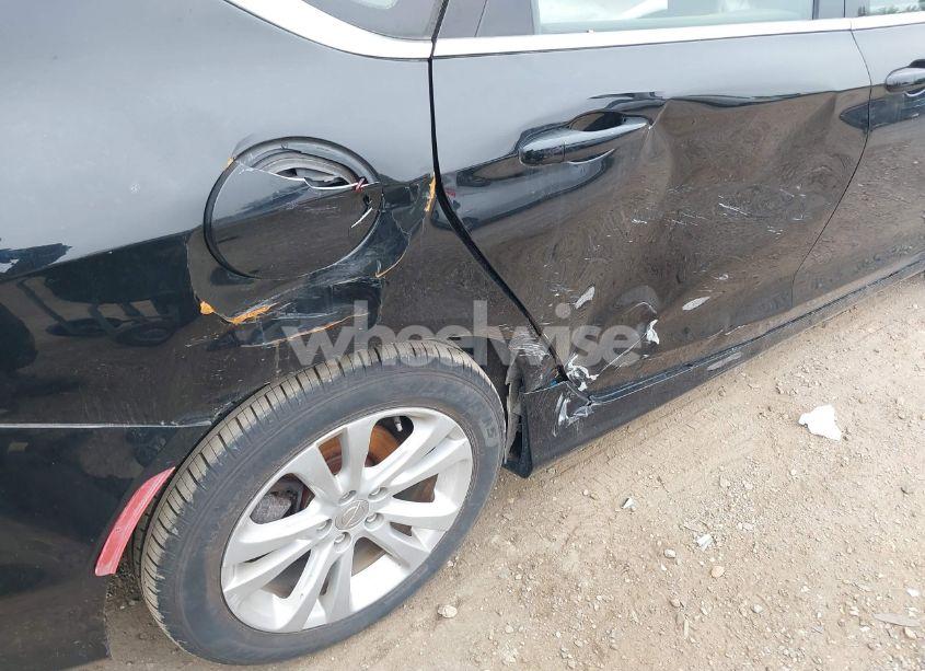 Photo 12 of 2015 Chrysler 200 LIMITED (VIN 1C3CCCAB7FN758391)