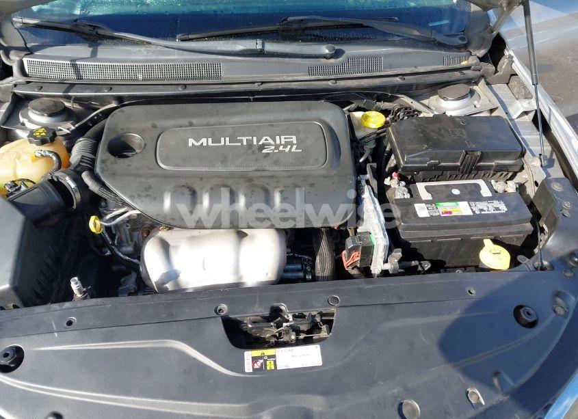 Photo 10 of 2016 Chrysler 200 LIMITED (VIN 1C3CCCAB7GN122054)