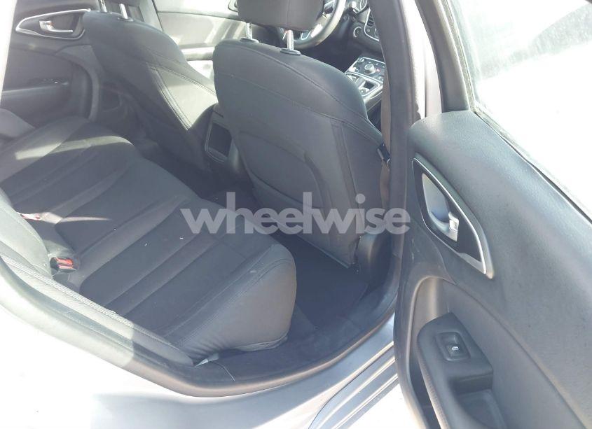 Photo 8 of 2016 Chrysler 200 LIMITED (VIN 1C3CCCAB7GN122054)