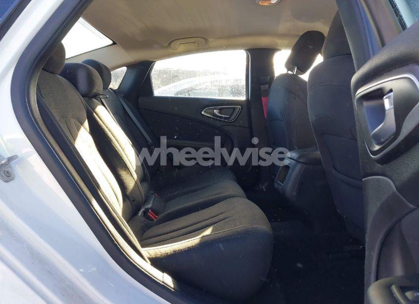 Photo 8 of 2016 Chrysler 200 LIMITED (VIN 1C3CCCAB7GN123379)