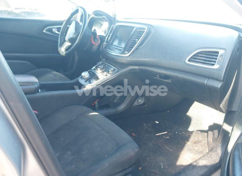 Photo 5 of 2016 Chrysler 200 LIMITED (VIN 1C3CCCAB7GN144054)