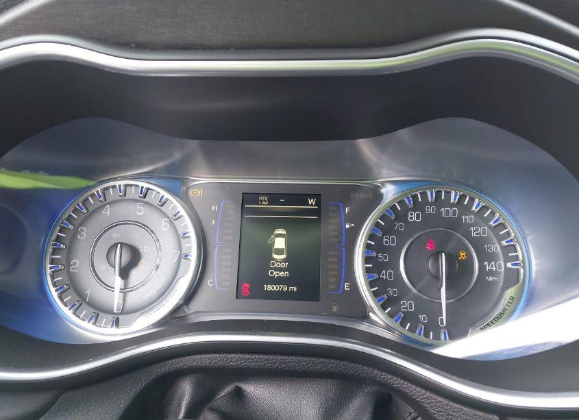 Photo 7 of 2016 Chrysler 200 LIMITED (VIN 1C3CCCAB7GN144796)