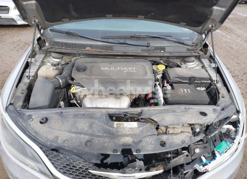 Photo 10 of 2016 Chrysler 200 LIMITED (VIN 1C3CCCAB7GN145883)