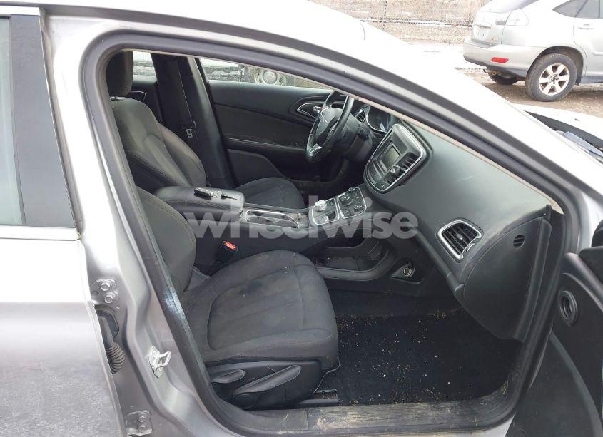 Photo 5 of 2016 Chrysler 200 LIMITED (VIN 1C3CCCAB7GN145883)