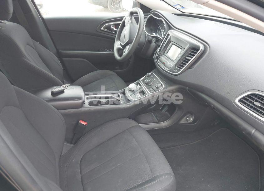 Photo 5 of 2016 Chrysler 200 LIMITED (VIN 1C3CCCAB7GN157631)
