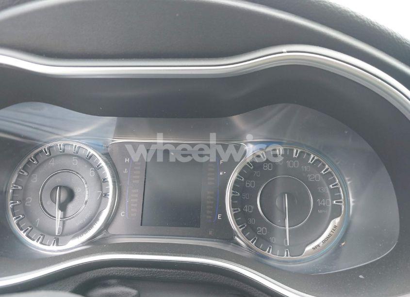 Photo 7 of 2016 Chrysler 200 LIMITED (VIN 1C3CCCAB7GN157631)