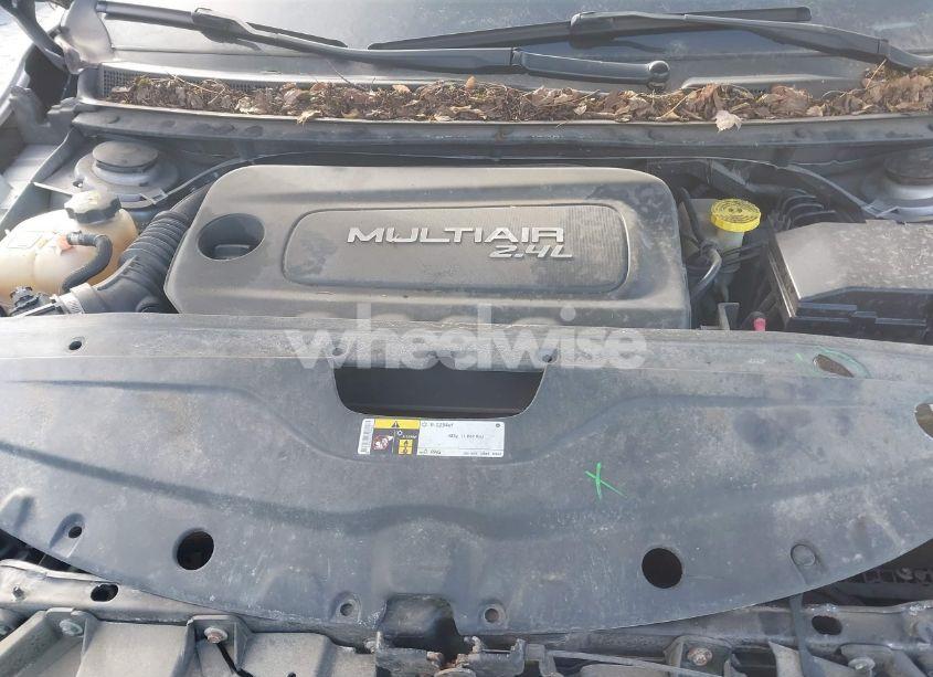 Photo 10 of 2016 Chrysler 200 LIMITED (VIN 1C3CCCAB7GN159881)