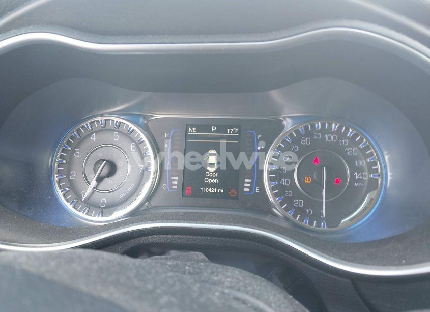 Photo 7 of 2016 Chrysler 200 LIMITED (VIN 1C3CCCAB7GN159881)