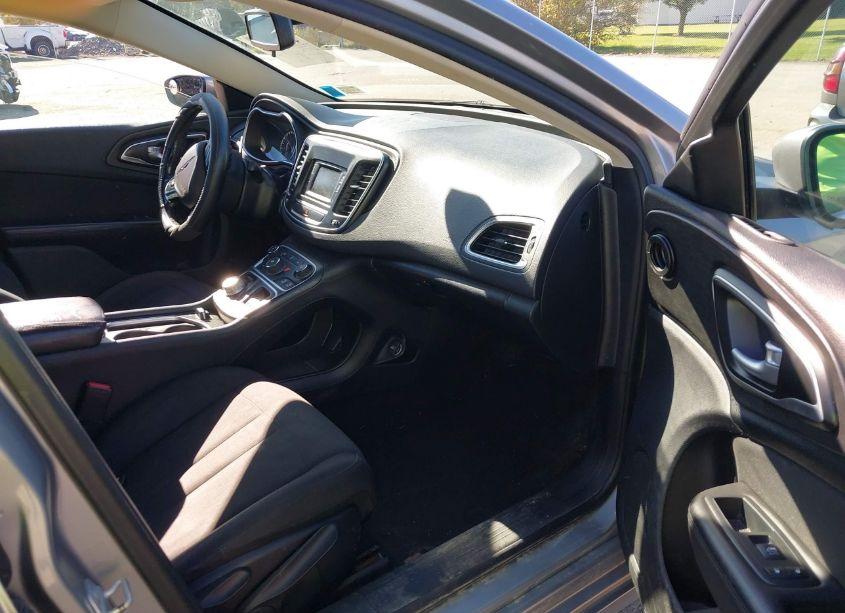 Photo 5 of 2016 Chrysler 200 LIMITED (VIN 1C3CCCAB7GN160495)