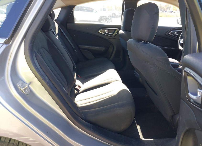 Photo 8 of 2016 Chrysler 200 LIMITED (VIN 1C3CCCAB7GN160495)