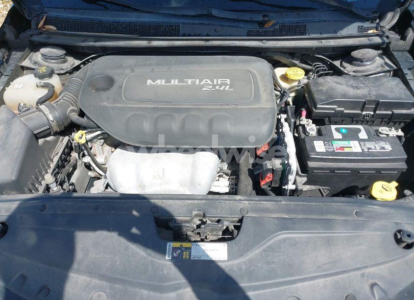 Photo 10 of 2016 Chrysler 200 LIMITED (VIN 1C3CCCAB7GN176003)