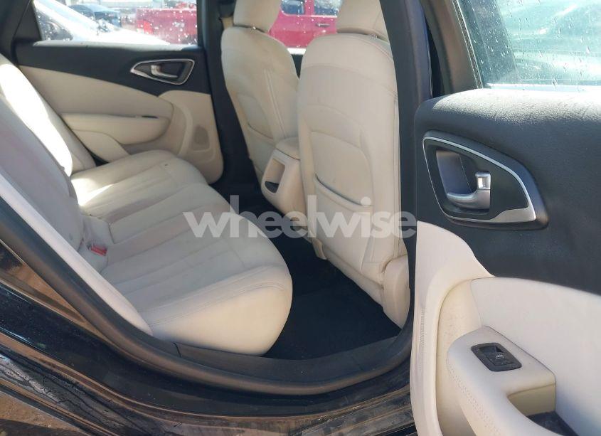 Photo 8 of 2016 Chrysler 200 LIMITED (VIN 1C3CCCAB7GN176003)