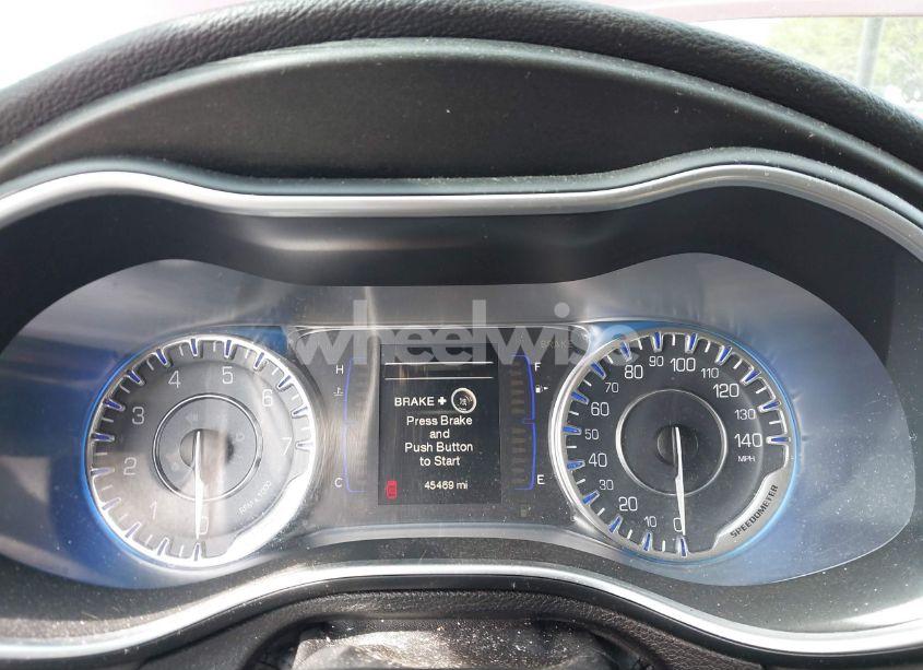 Photo 7 of 2015 Chrysler 200 LIMITED (VIN 1C3CCCAB8FN528097)