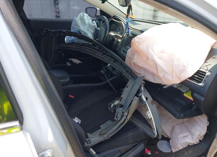 Photo 5 of 2015 Chrysler 200 LIMITED (VIN 1C3CCCAB8FN536877)