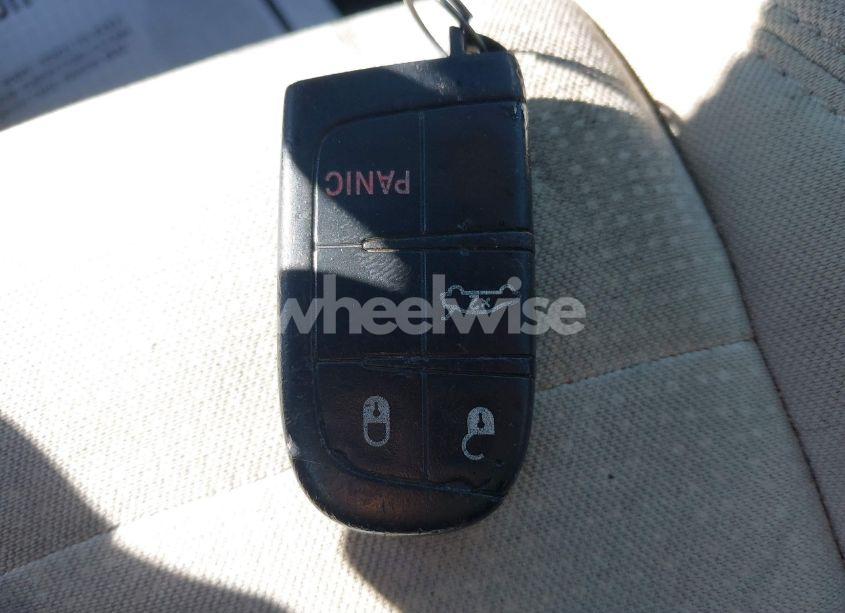 Photo 11 of 2015 Chrysler 200 LIMITED (VIN 1C3CCCAB8FN546311)