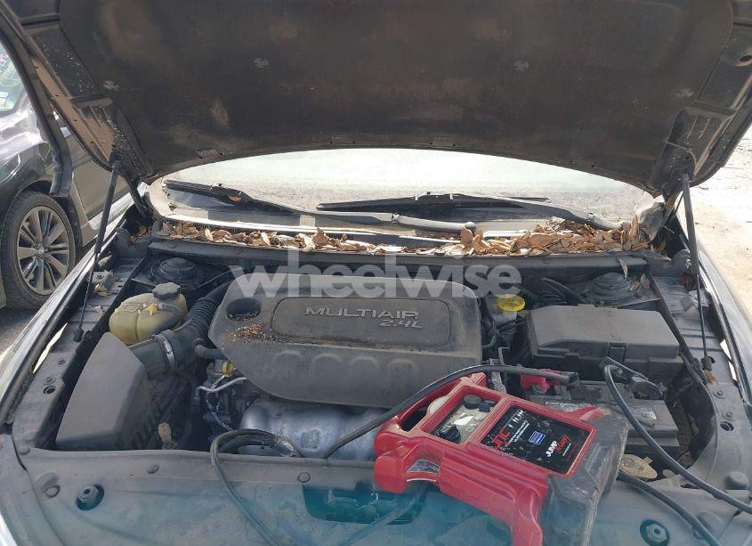 Photo 10 of 2015 Chrysler 200 LIMITED (VIN 1C3CCCAB8FN547054)