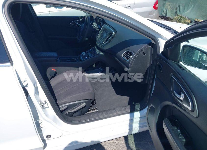 Photo 5 of 2015 Chrysler 200 LIMITED (VIN 1C3CCCAB8FN574366)