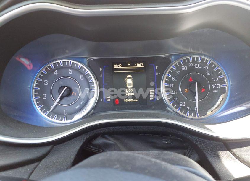 Photo 7 of 2015 Chrysler 200 LIMITED (VIN 1C3CCCAB8FN574366)