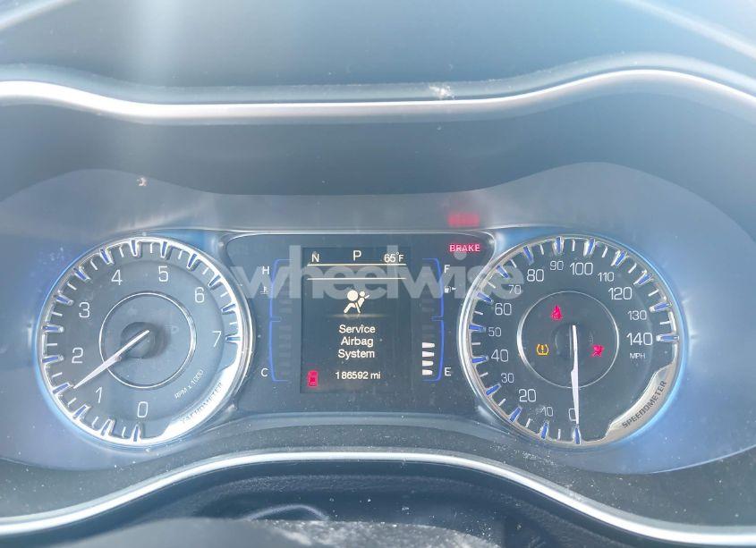 Photo 7 of 2015 Chrysler 200 LIMITED (VIN 1C3CCCAB8FN591880)