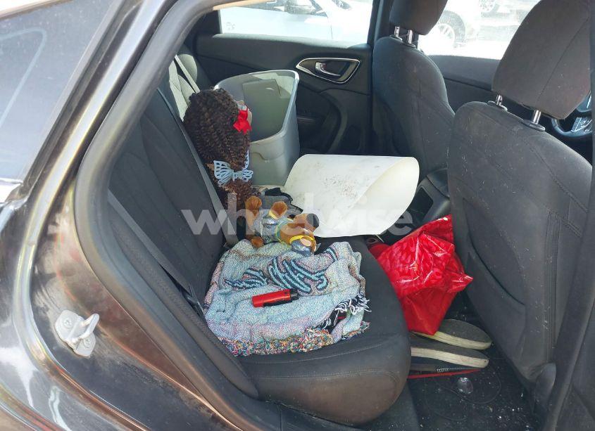 Photo 8 of 2015 Chrysler 200 LIMITED (VIN 1C3CCCAB8FN591880)