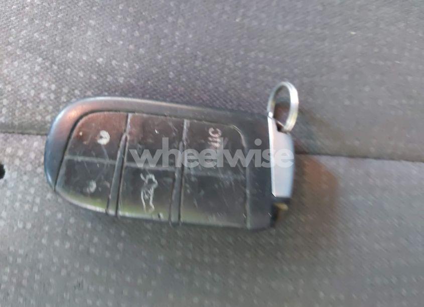 Photo 11 of 2015 Chrysler 200 LIMITED (VIN 1C3CCCAB8FN598361)