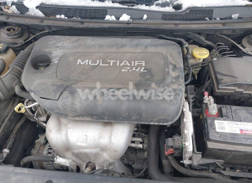 Photo 10 of 2015 Chrysler 200 LIMITED (VIN 1C3CCCAB8FN605390)