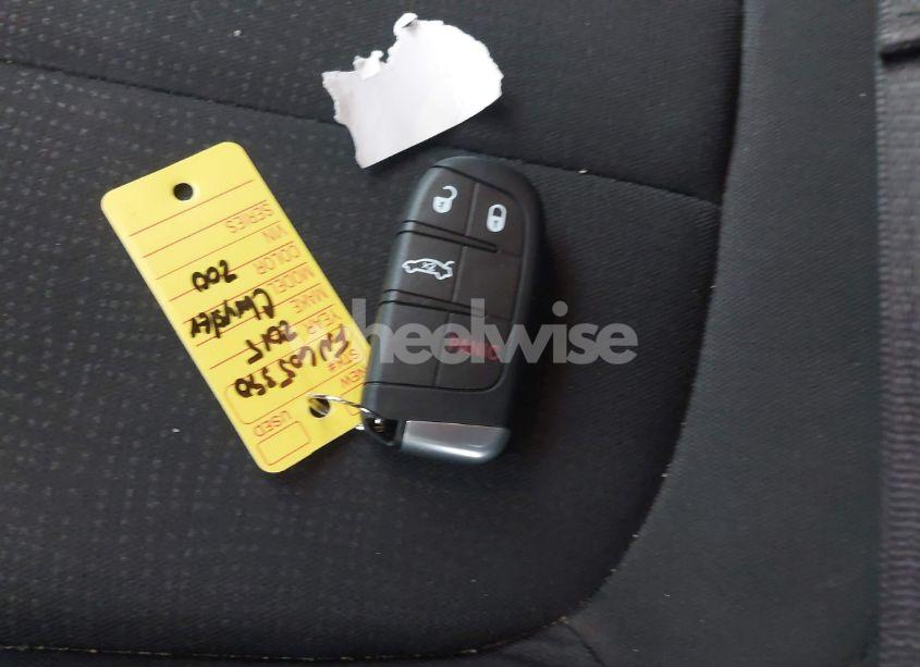 Photo 11 of 2015 Chrysler 200 LIMITED (VIN 1C3CCCAB8FN605390)