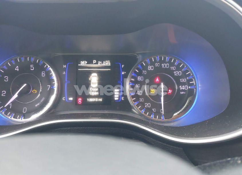 Photo 7 of 2015 Chrysler 200 LIMITED (VIN 1C3CCCAB8FN605390)