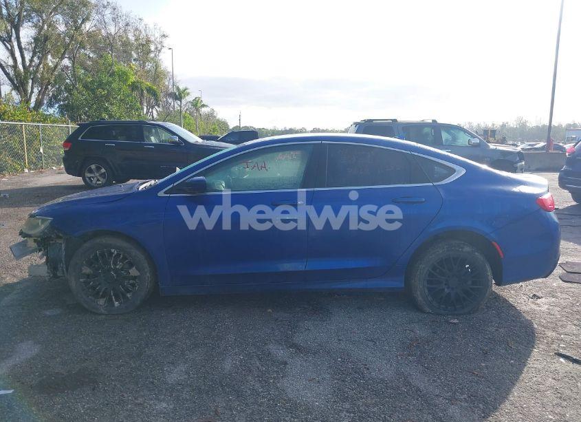 Photo 14 of 2015 Chrysler 200 LIMITED (VIN 1C3CCCAB8FN624439)